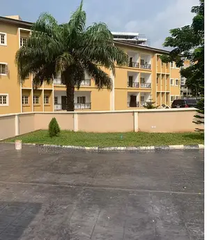 2bdrm Block of Flats in Off Alexander Road for rent