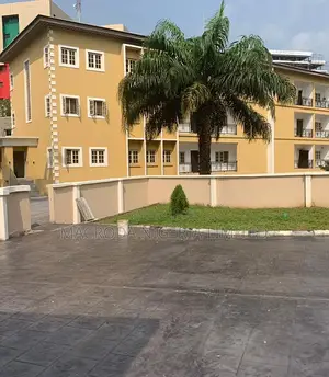 2bdrm Block of Flats in Off Alexander Road for rent