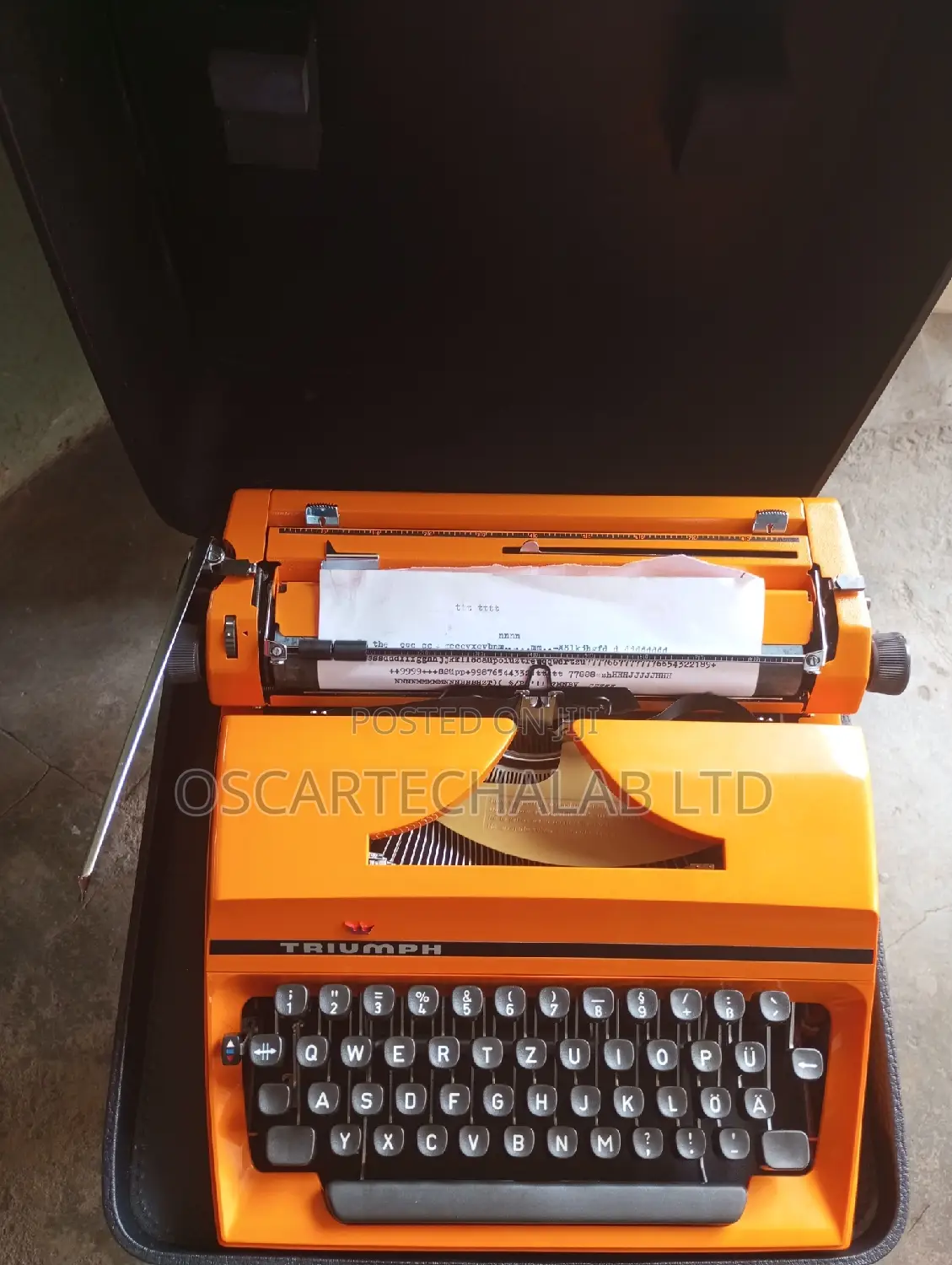 Triumph Junior Manual Semi Standard Typewriter