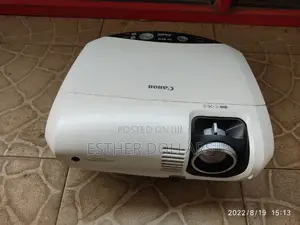 Projector for Large Auditoriums With HDMI