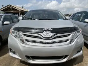 Toyota Venza V6 AWD 2011 Silver