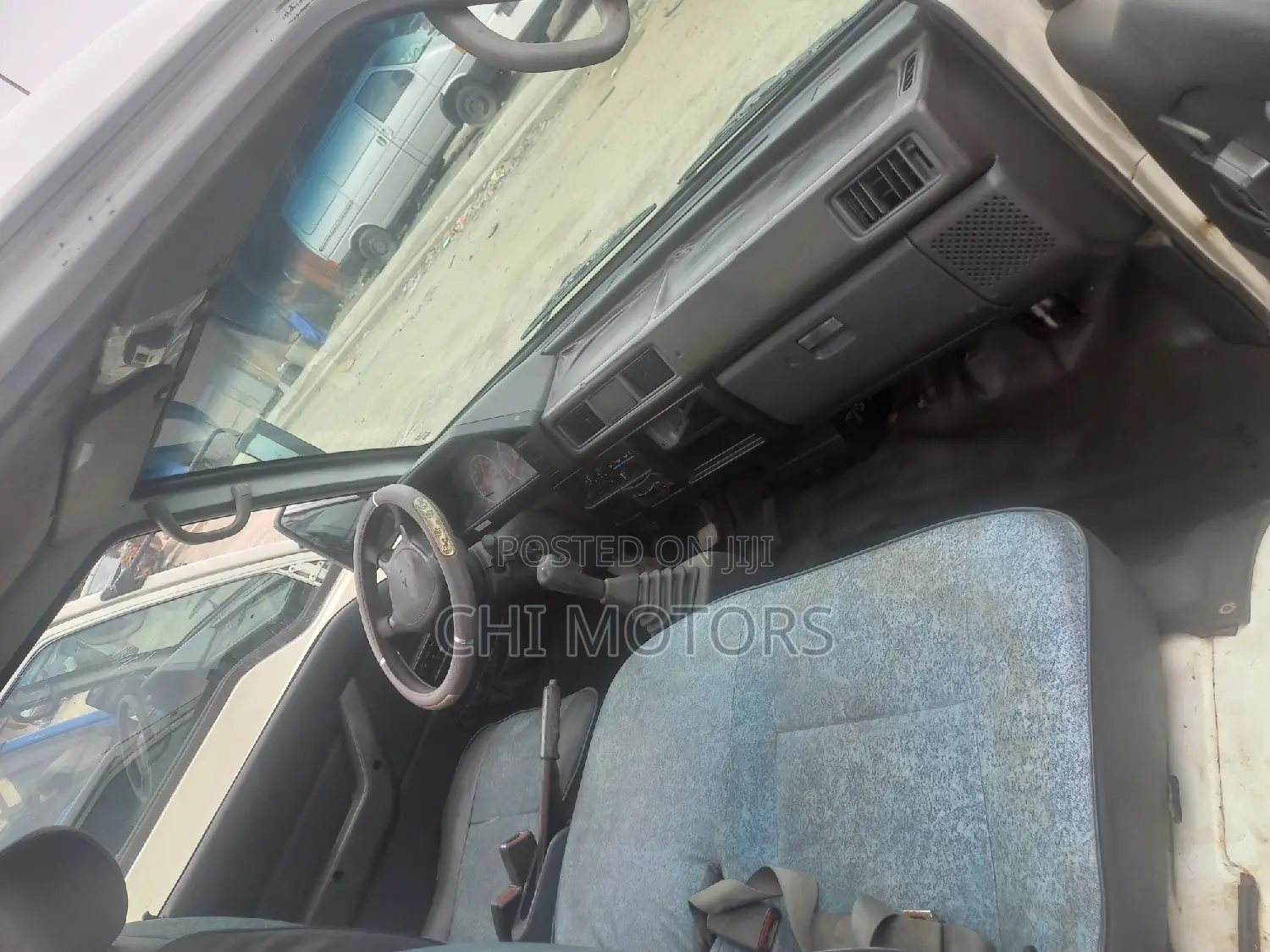 Mitsubishi Delica 2005 White