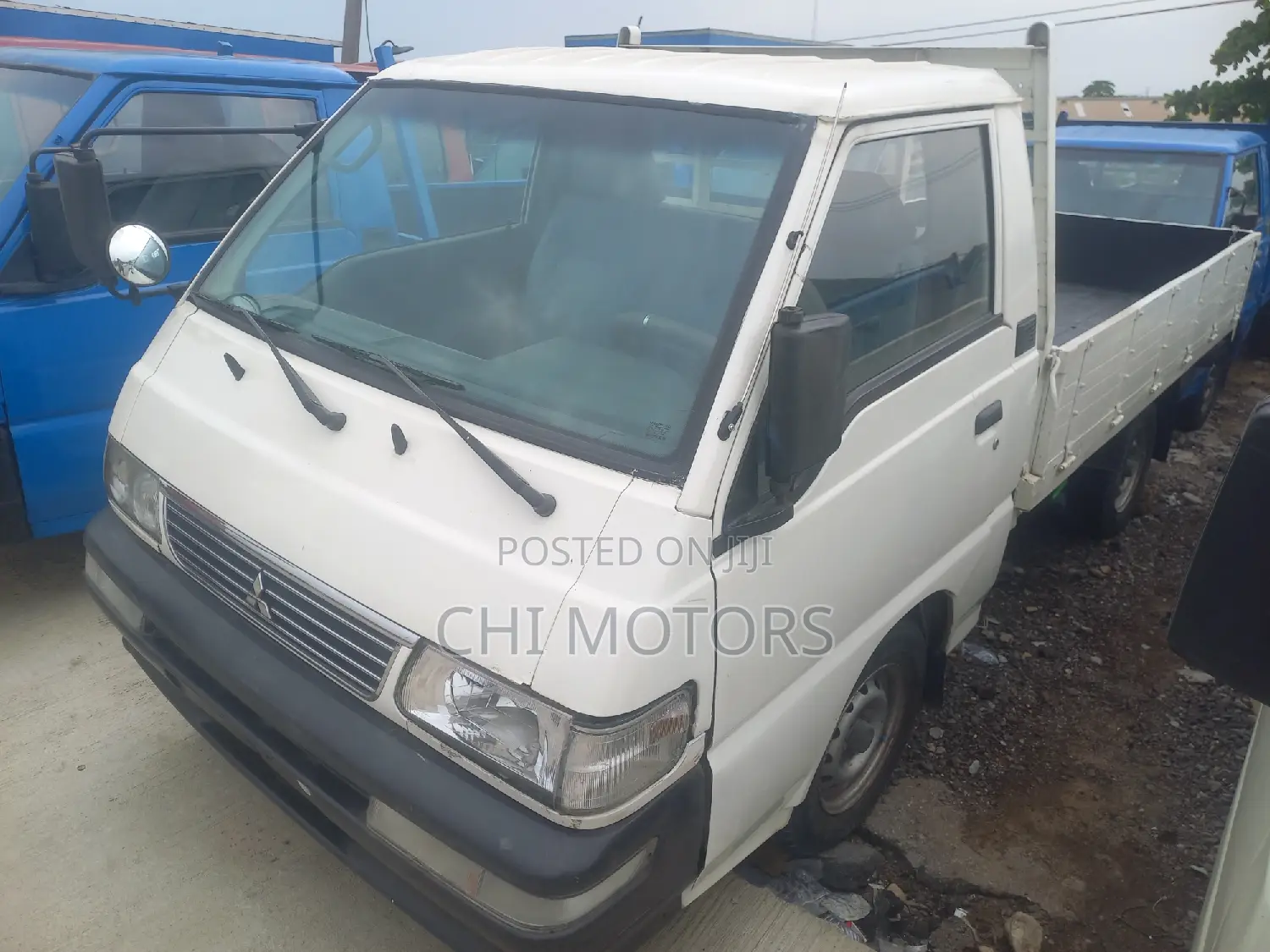 Mitsubishi Delica 2005 White