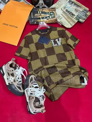 Original LOUIS VUITTON T-Shirts Available in Store