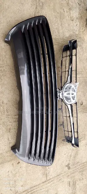 Up and Down Grill Toyota Camry 2015 Le