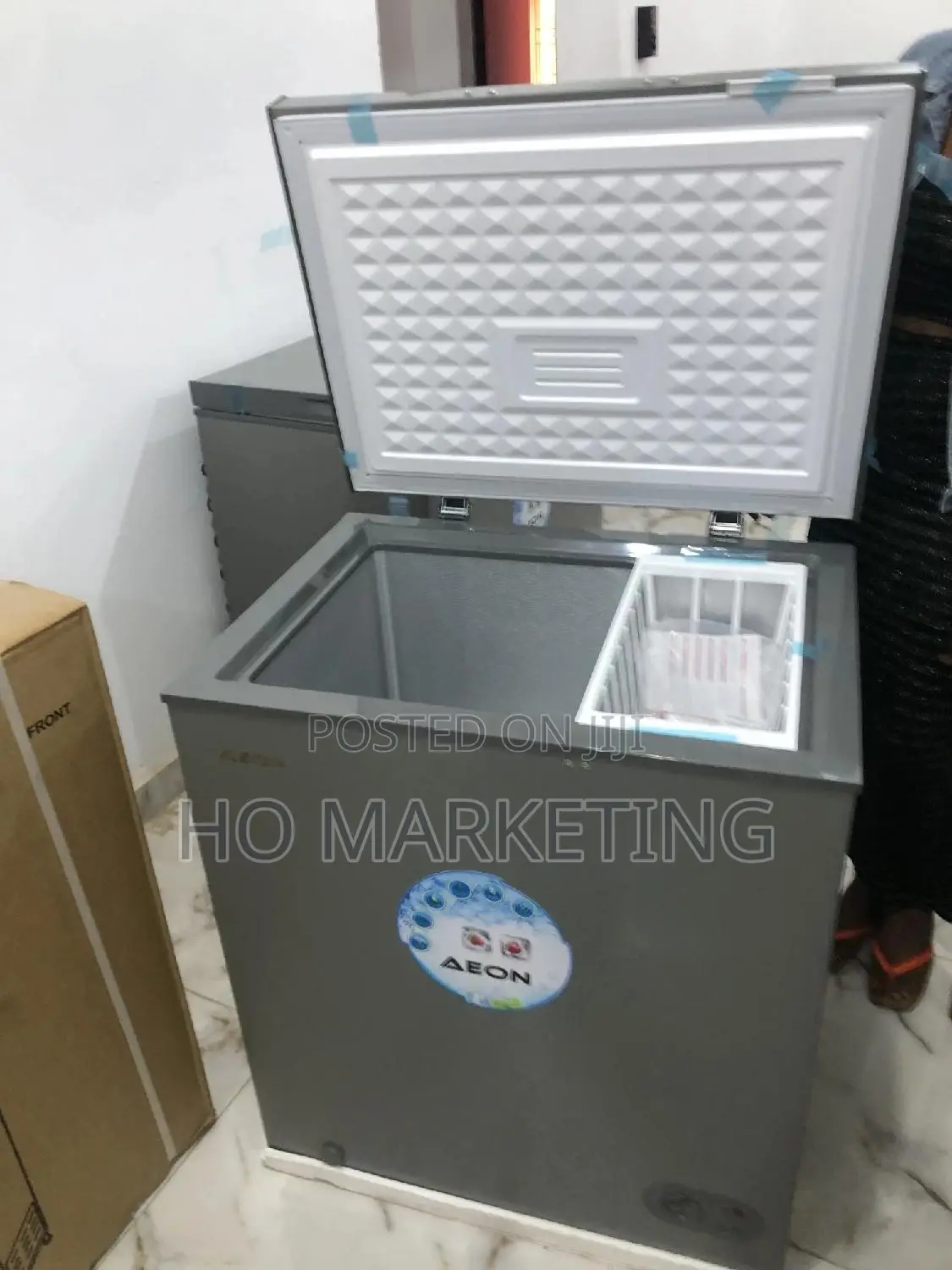Top Notch Aeon Chest Freezer 150 Liters