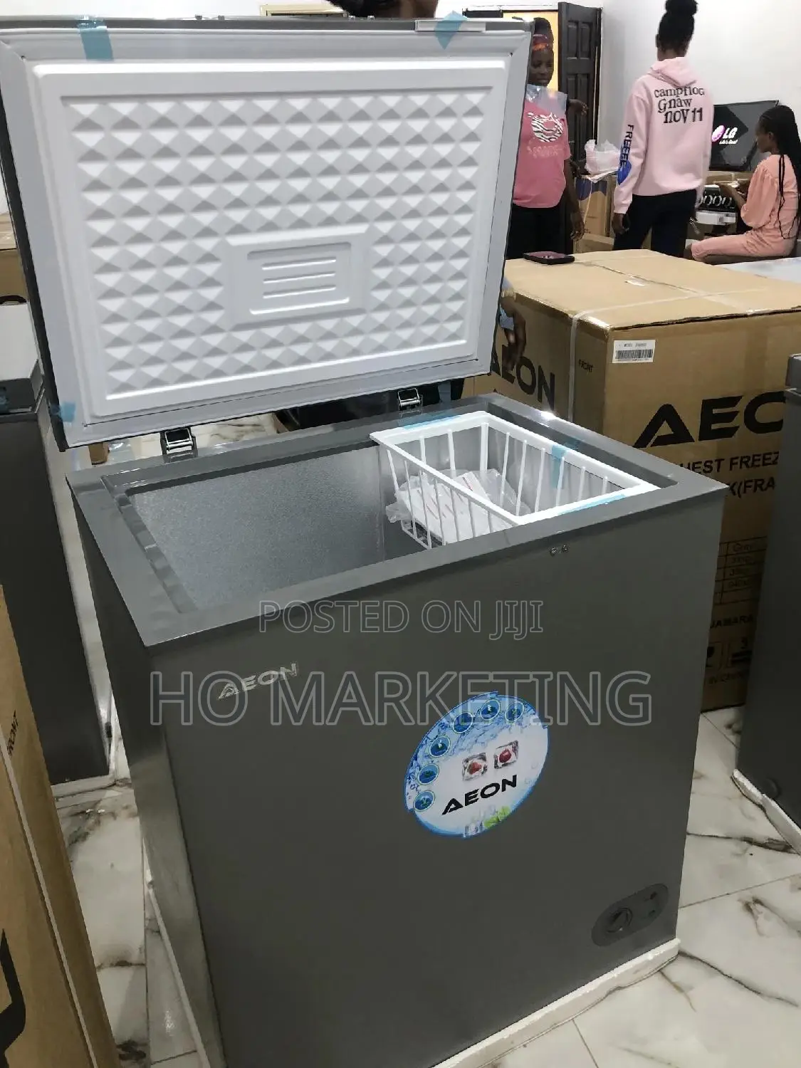 Top Notch Aeon Chest Freezer 150 Liters