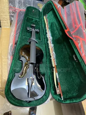 Yamaha 4/4 Black Violin With Extra Rosin