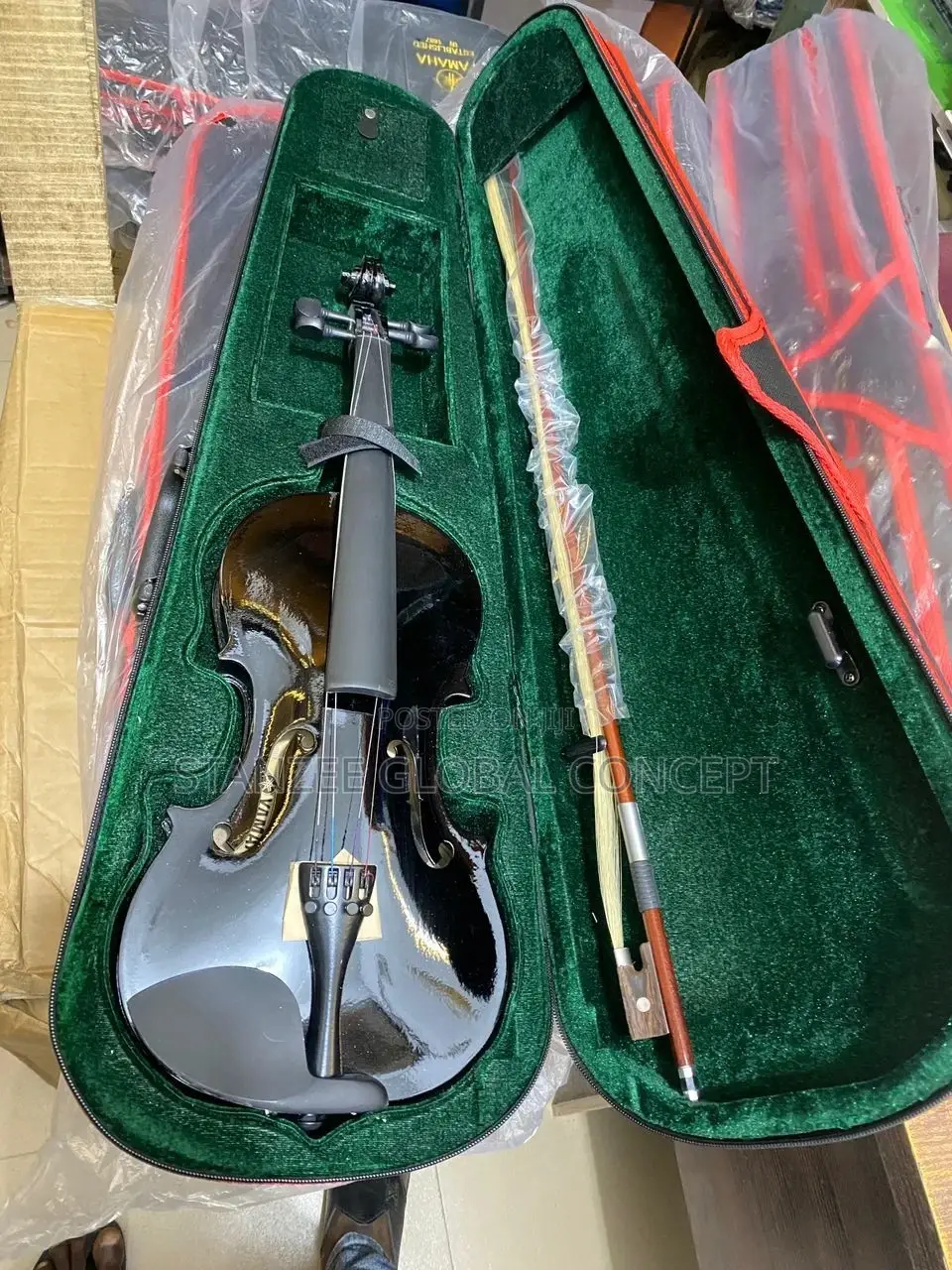 Yamaha 4/4 Black Violin