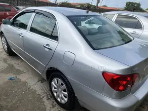 Toyota Corolla LE 2004 Silver