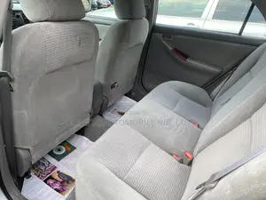 Toyota Corolla LE 2004 Silver