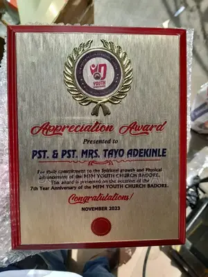 Wooden Award W5