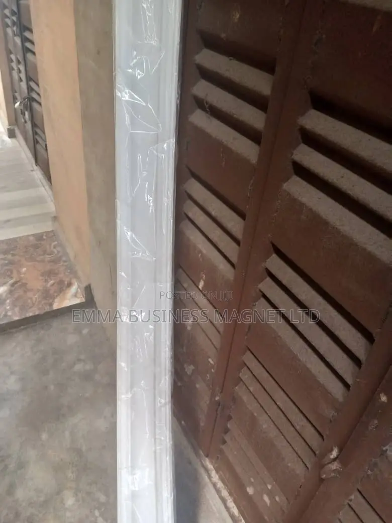 High Quality 12cm Cornice for P.O.P Wall