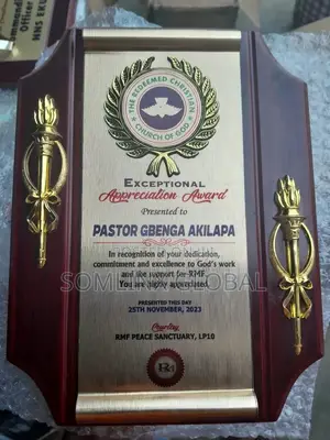 Wooden Award W6