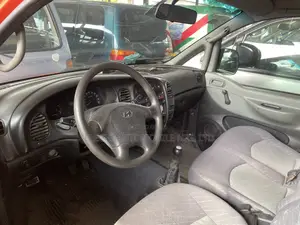 Hyundai H1 2003 Orange