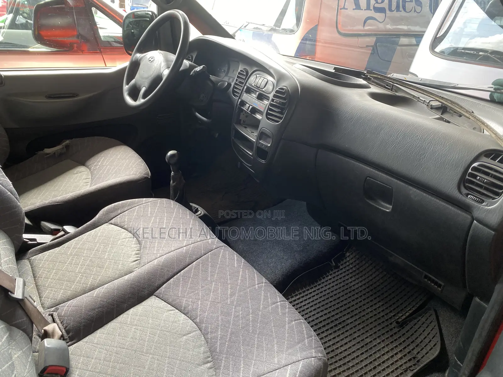 Hyundai H1 2003 Orange