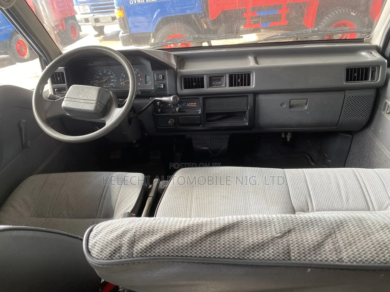 Mitsubishi L300 2002