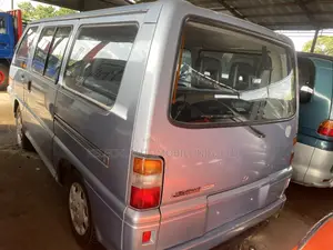 Mitsubishi L300 2002