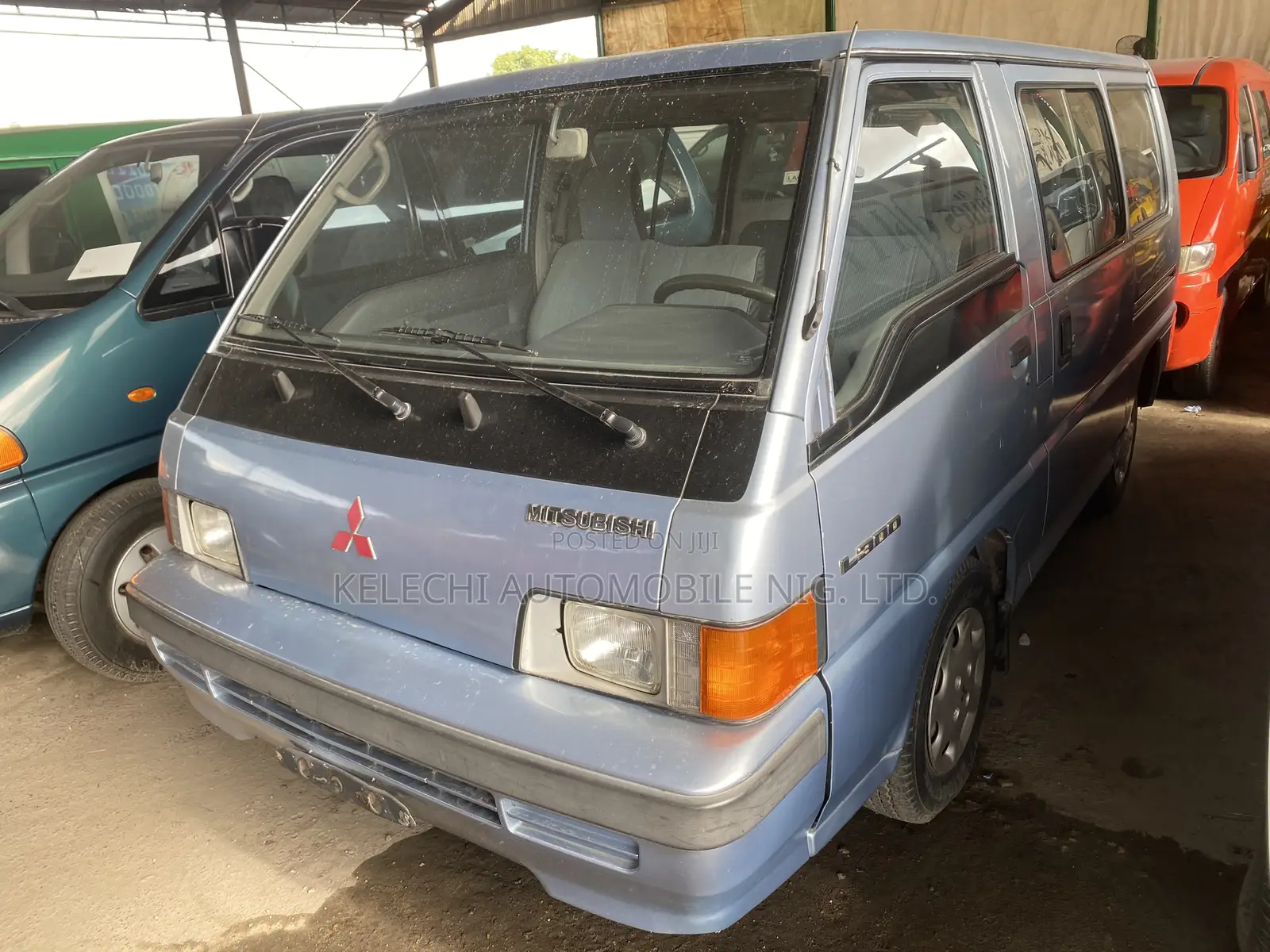 Mitsubishi L300 2002