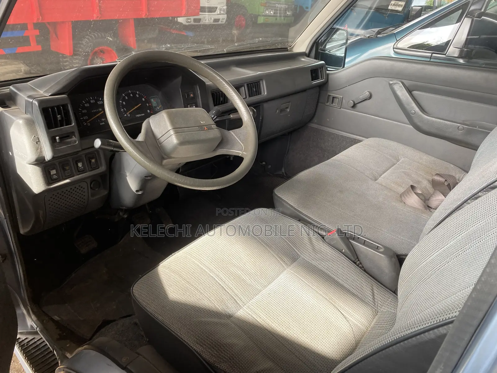 Mitsubishi L300 2002