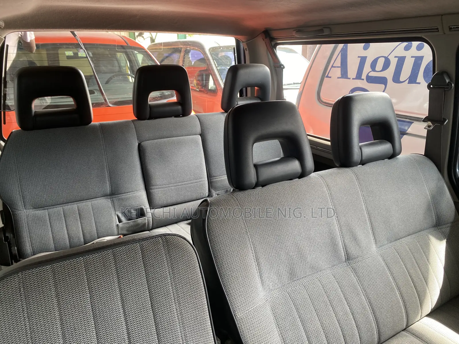 Mitsubishi L300 2002