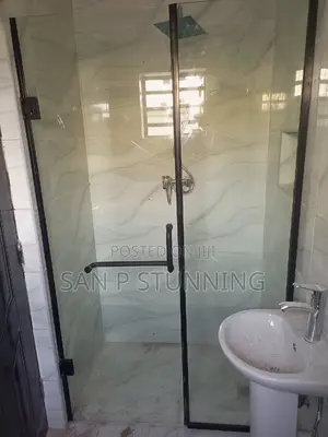 Hinge Door, Black Accessories Shower