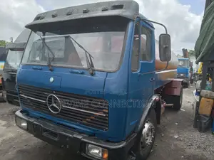 Mercedes Benz 1217 1998 Blue