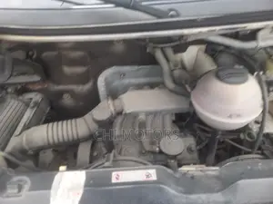 Volkswagen Transporter 2005 Yellow