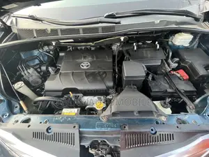 Toyota Sienna Limited 7 Passenger 2011 Blue