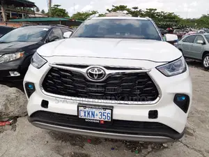 Toyota Highlander Platinum AWD 2023 White