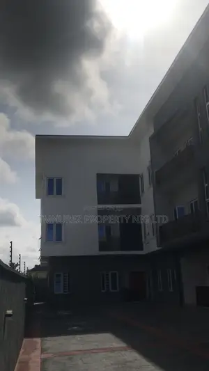 3bdrm Apartment in Ajah for sale