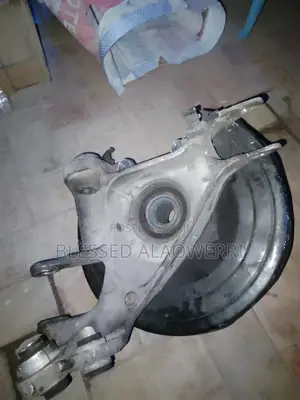 Back Hub Range Rover 2015