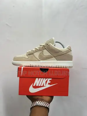 *Nike Sb Dunk Low PRO Qs. Brown/Beige