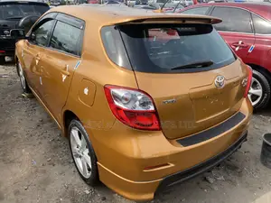 Toyota Matrix 2010 Gold