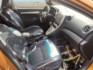 Toyota Matrix 2010 Gold