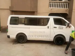 Full AC Luxurious Bus for Hiace