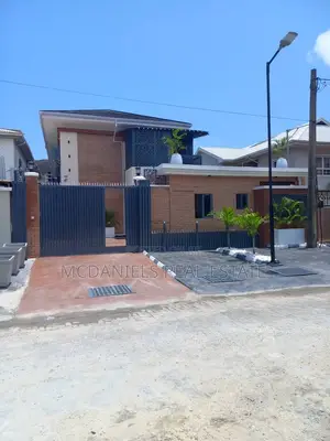 5bdrm Duplex in Lekki Phase 1 for sale