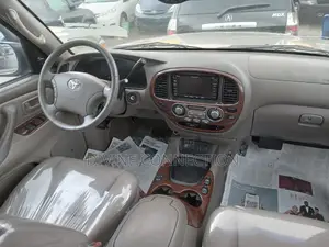 Toyota Sequoia 2005 Gold