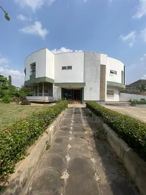 Standard 11 Bedroom Manshion