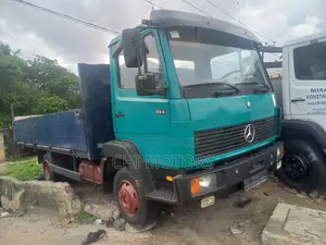 Mercedes Truck 814 Green Blue