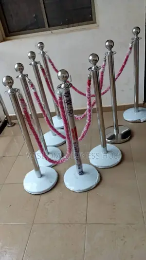 Stanchions/Barricade Rope