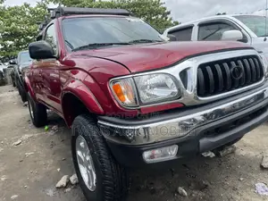 Toyota Tacoma 2004 Red