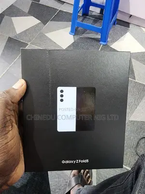 New Samsung Galaxy Fold 5G 512 GB Blue