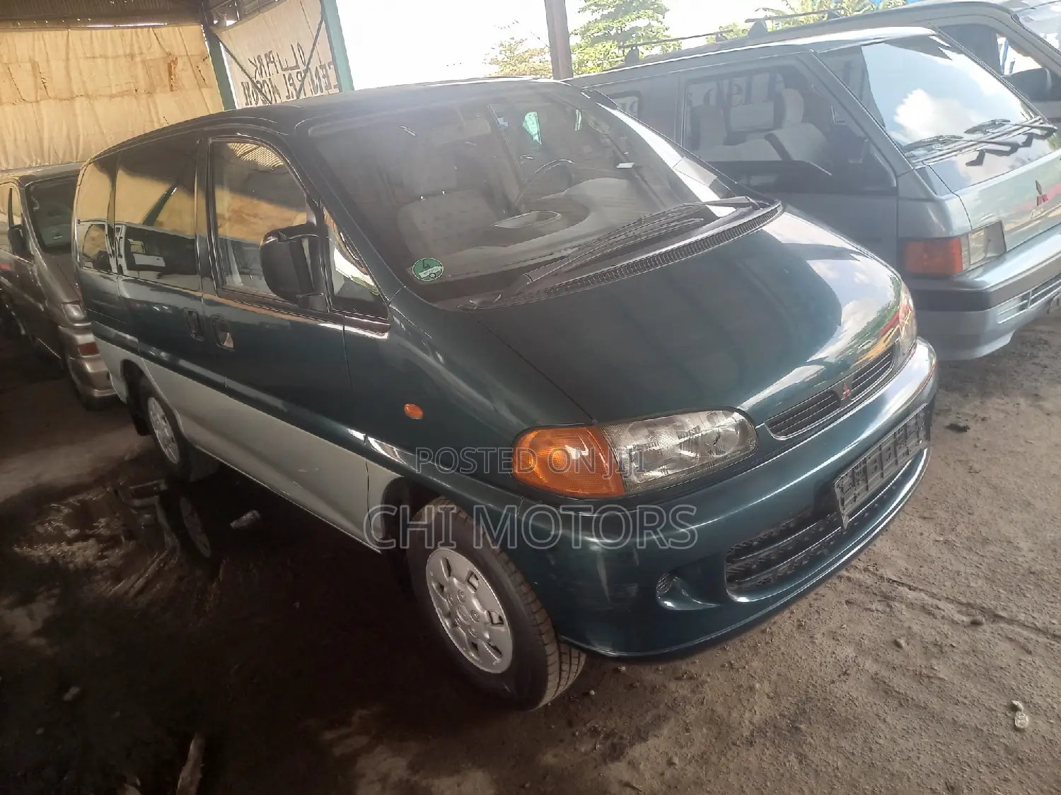 Mitsubishi Space Gear 2005 Green