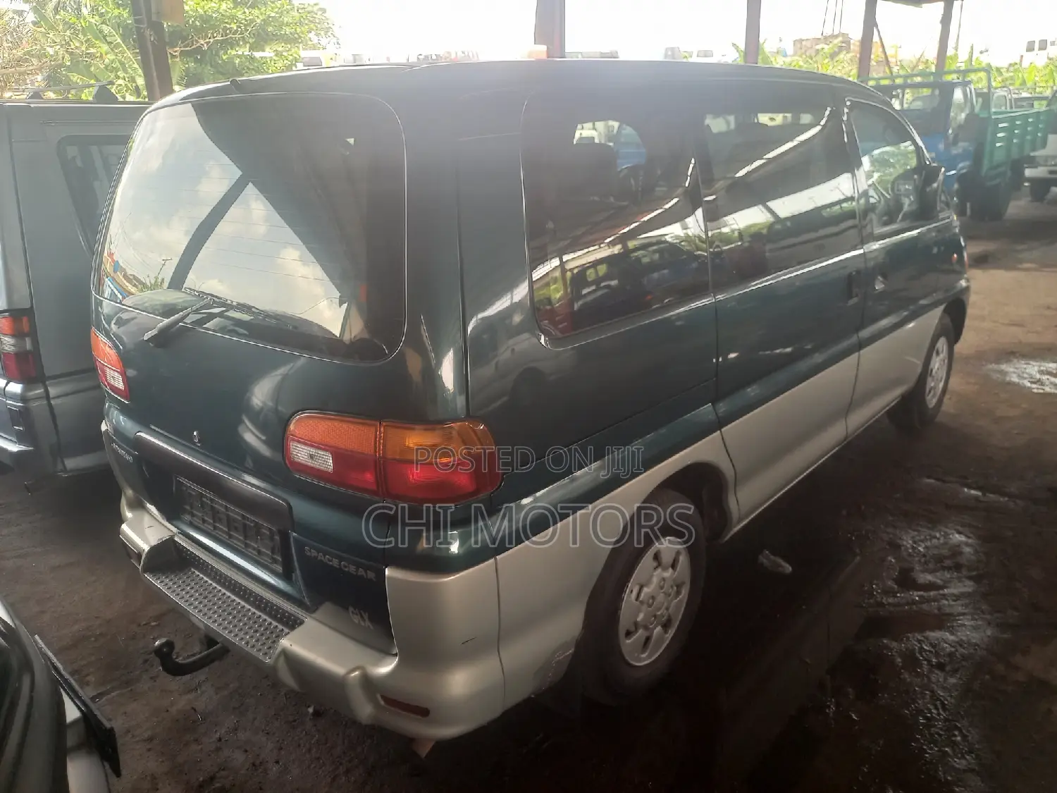 Mitsubishi Space Gear 2005 Green