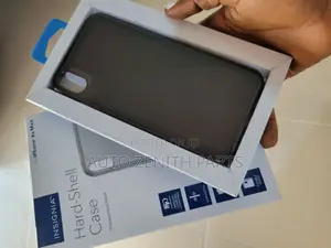 iPhone XS MAX Insignia Hard Shell Case