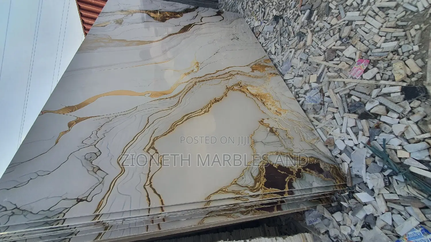 Verona Vintage Gold Quartz Marble Slab