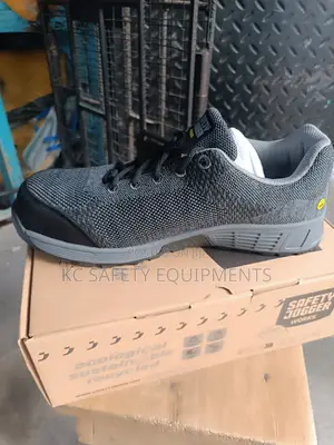 Econila Jogger Boot