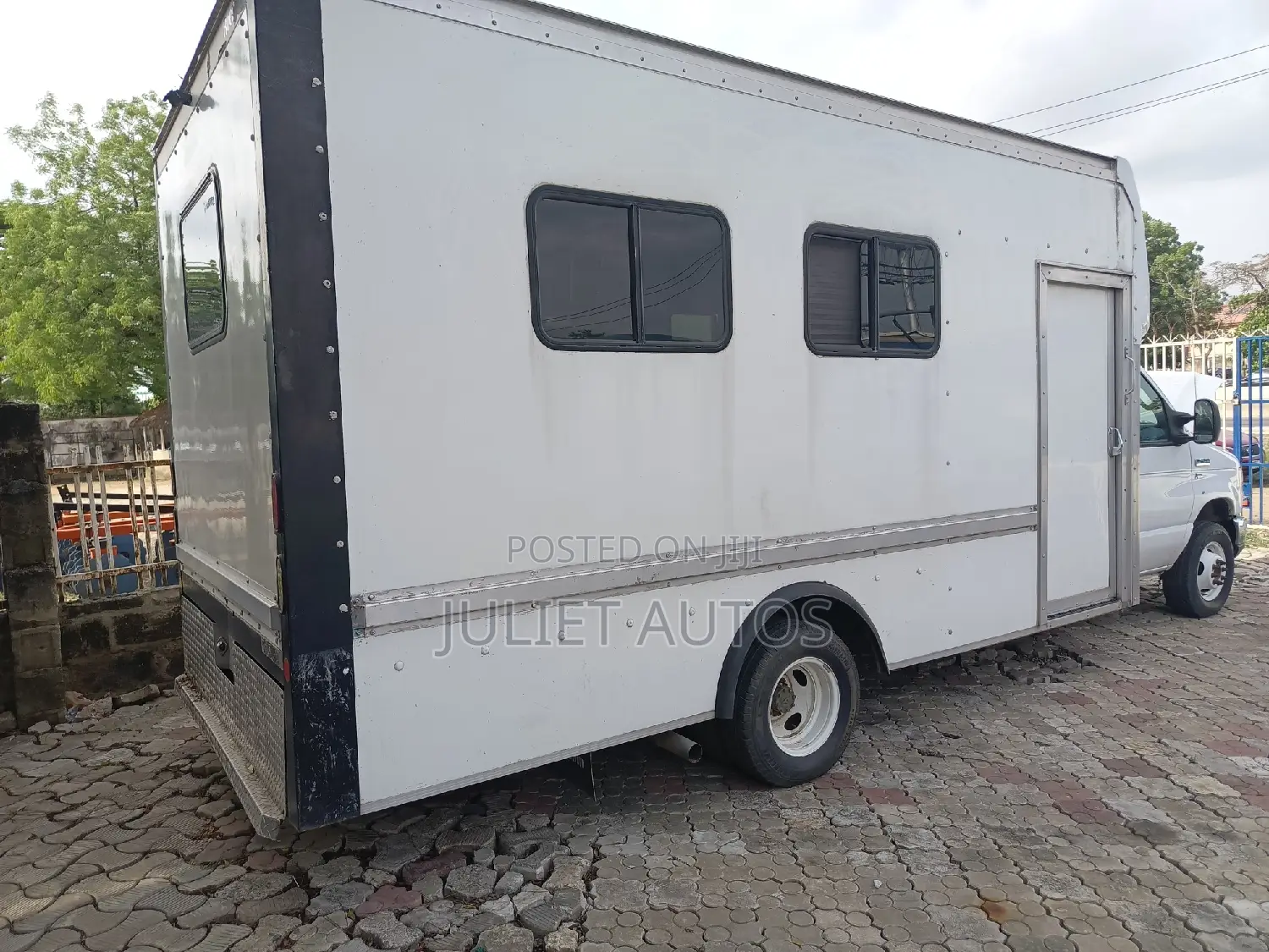 Ford E450 2017 White