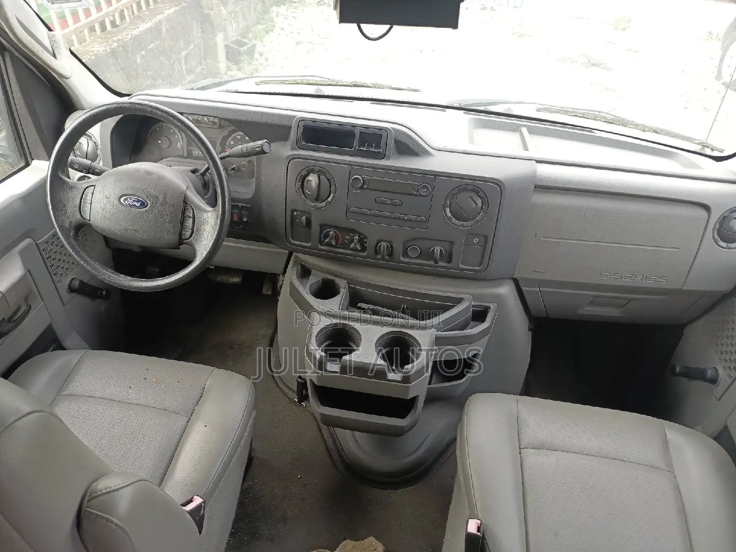 Ford E450 2017 White